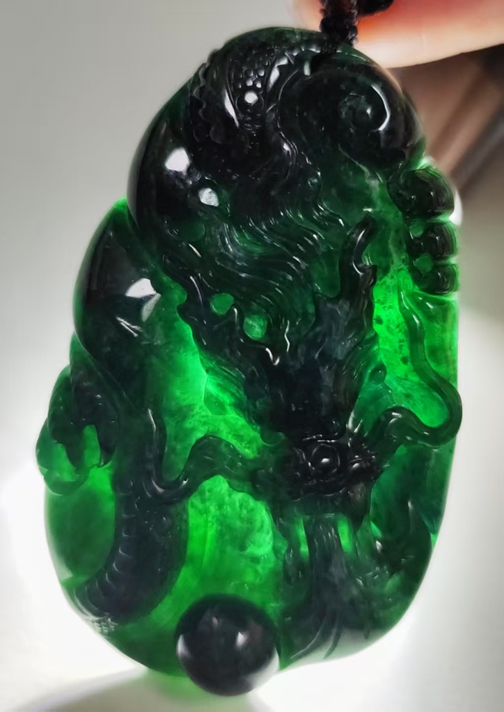 冰潤深藍水祥龍戲珠吊墜（含特色頸繩）#EDB100