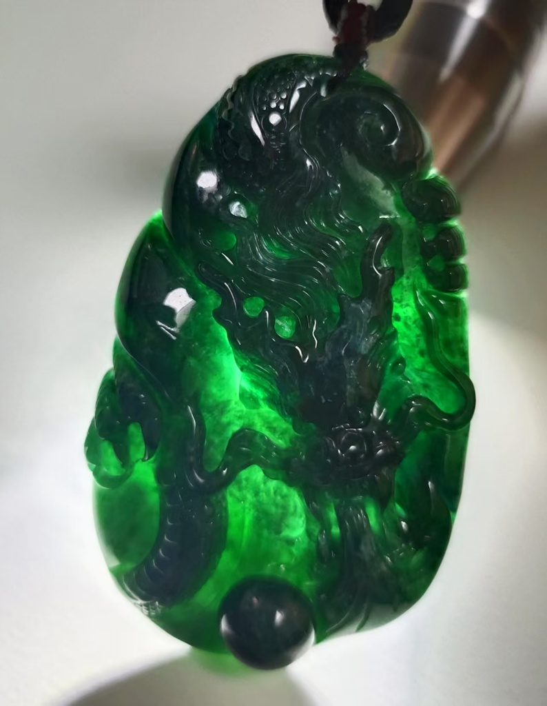 冰潤深藍水祥龍戲珠吊墜（含特色頸繩）#EDB100