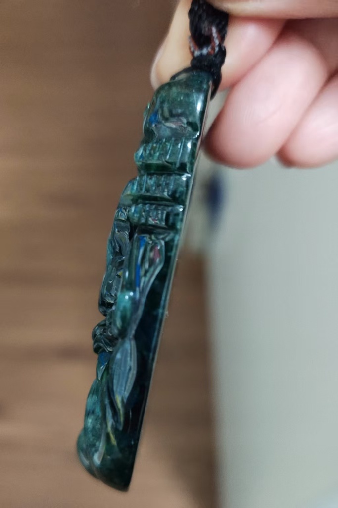 冰潤深藍水祥龍戲珠吊墜（含特色頸繩）#EDB100