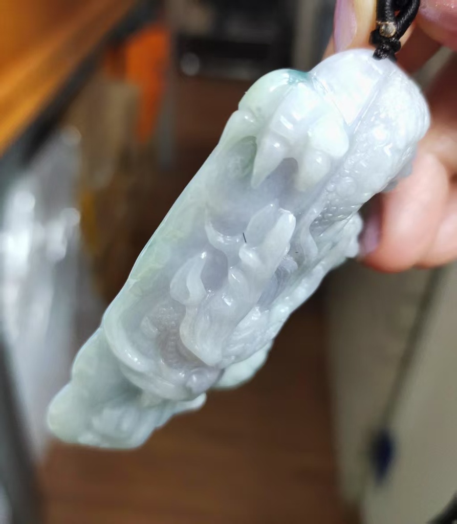 春彩紫帶綠霸氣龍牌吊墜（送特色頸繩）#EDB300 